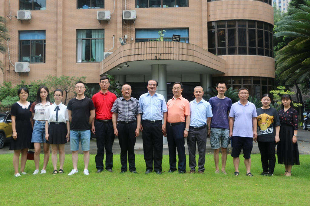 news04.jpg news04.jpg